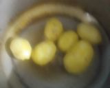 A picture of step 2 of Anda aloo gravy.
