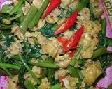 Foto langkah ke 7 dari resep Oseng Kangkung Tempe Bejek.