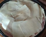 Foto del paso 3 de la receta: Fugazzeta rellena de jamón y queso