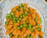 Hình bước làm 1 của món Salad Nga ngon tuyệt mà không béo