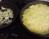 Foto del paso 4 de la receta Nidos de patatas fritas y mejillones en salsa