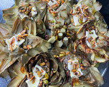 Foto del paso 5 de la receta: Flores de alcachofas con jamón ibérico, piñones, pistachos 😜😜😜😜