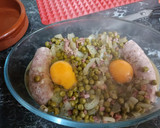Foto del paso 3 de la receta: Guisantes con butifarra blanca y huevo