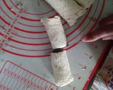 Foto langkah ke 6 dari resep 47. Choco Banana Roll Simple.