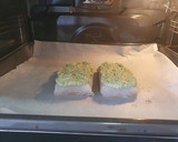 Foto del paso 3 de la receta: Bacalao con costra de ricotta, avellanas y albahaca con lima