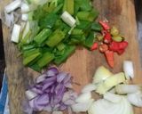 Foto langkah ke 2 dari resep Cumi Asam Pedas Hasibuan.