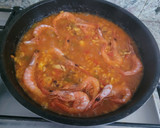 Foto del paso 3 de la receta: Paella muy diferente y preparada en un plis plas y con ingredientes que no acostumbro a comprar
