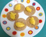 A picture of step 6 of Crispy Rajgira Puris with a Dollop of Shrikhand.
