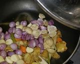 Foto langkah ke 2 dari resep Golden Beef Curry.