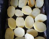 Foto del paso 2 de la receta Dorada al horno con patatas