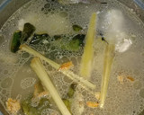 Foto langkah ke 4 dari resep Sop Ayam Ala Pak Min Klaten. Segar dan Enak, Wajib Dicoba.