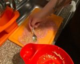 Foto del paso 2 de la receta: Pechuga gratinada con jamón serrano y salsa de piña con panela