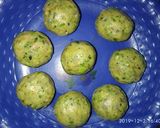A picture of step 14 of Stuffed Paneer with veggies Kofta in Creamy Spinach Gravy.