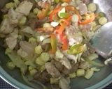 A picture of step 3 of Chopsuey w/ Chicken Liver & Chicken Meat in Oyster Sauce.
