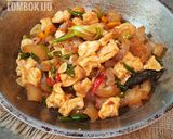 Foto langkah ke 4 dari resep Oseng kikil tahu lombok ijo.