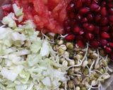 A picture of step 2 of Mung bean sprouts salad.