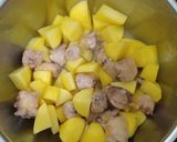 Hình bước làm 3 của món Canh khoai tây nấu cổ gà