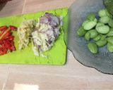 Foto langkah ke 2 dari resep Tumis Tongkol Pete.