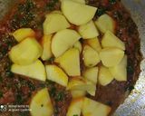 A picture of step 5 of Aloo methi.