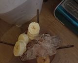Foto langkah ke 2 dari resep Banana Chocolate Smoothie.