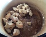 Foto del paso 1 de la receta: Caldo de pollo cremoso