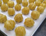 Foto langkah ke 10 dari resep Soes/Sus Kering isi Coklat.
