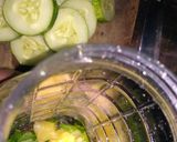 Foto langkah ke 2 dari resep Infused water montimint.
