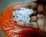 A picture of step 3 of Kashmiri chilly garlic chutney.