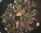Foto langkah ke 4 dari resep Oseng Paru Cabai Hijau.