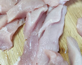 Foto del paso 1 de la receta: Fingers de pollo rebozados sin huevo