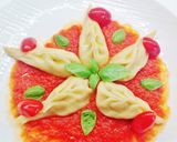 Foto del passaggio 6 della ricetta Culurgiones con ripieno di patata, menta e tartare di gamberi