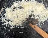 Foto del paso 3 de la receta: 487. Risotto con calamares en su tinta (principal arroz)