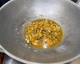 Foto langkah ke 3 dari resep Kerang Saus Mentega.