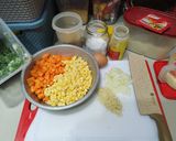 Foto langkah ke 1 dari resep Sup Jagung Wortel Ayam.