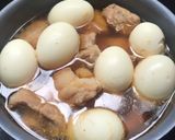 Hình bước làm 1 của món Thịt kho trứng (thịt kho nước dừa)