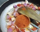 A picture of step 2 of Kadai paneer.