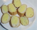 รูปขั้นตอนการทำที่ 2 ของ ขนมปังหน้าผักโขมชีส