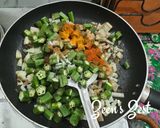 A picture of step 2 of Bhindi Aloo.