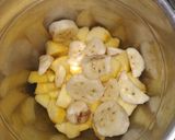 A picture of step 1 of Banana Apple Cashew Shake.