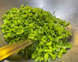 A picture of step 2 of Mooli ki saangri ki sabji.