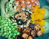 Foto del paso 9 de la receta: Poke de langostinos, tofu, guisantes y melocotón