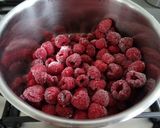 Une image de l'étape 3 de Molly cake crémeux/insert framboise #framboise.