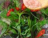Gambar langkah 3 resipi Bayam Merah Masak Air Simple.