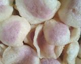 Foto langkah ke 9 dari resep ¹⁸⁴. Kerupuk Bawang (Kukus).