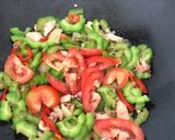 Foto langkah ke 4 dari resep Tumis Pare Cumi Asin.