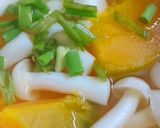 Hình bước làm 3 của món Canh nấm hải sản bí đỏ