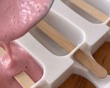 Foto del passaggio 3 della ricetta Gelatini alla fragola