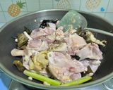 Foto langkah ke 2 dari resep Ayam kecap nyemek.