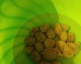 A picture of step 1 of Aloo bukharay ki chutney.
