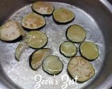 A picture of step 2 of Chicken Maqlooba/Palestinian Flipped Upside Down Rice Dish.